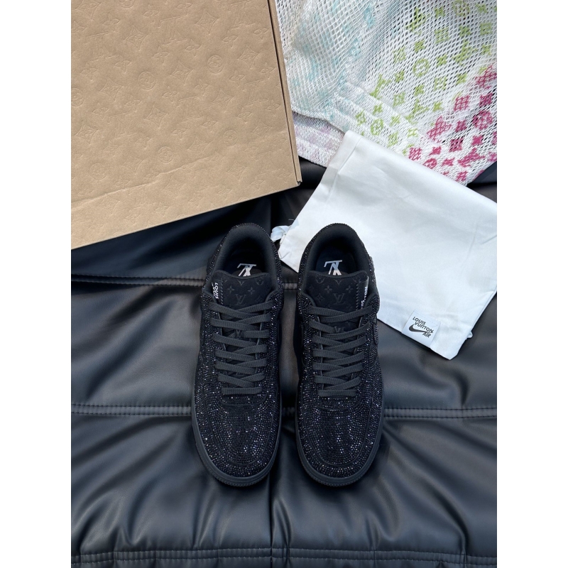 l**is V*t*n sneakers